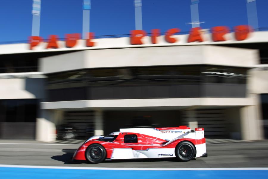  Toyota TS030 Hybrid 2012 года  (фото 26 из 39)